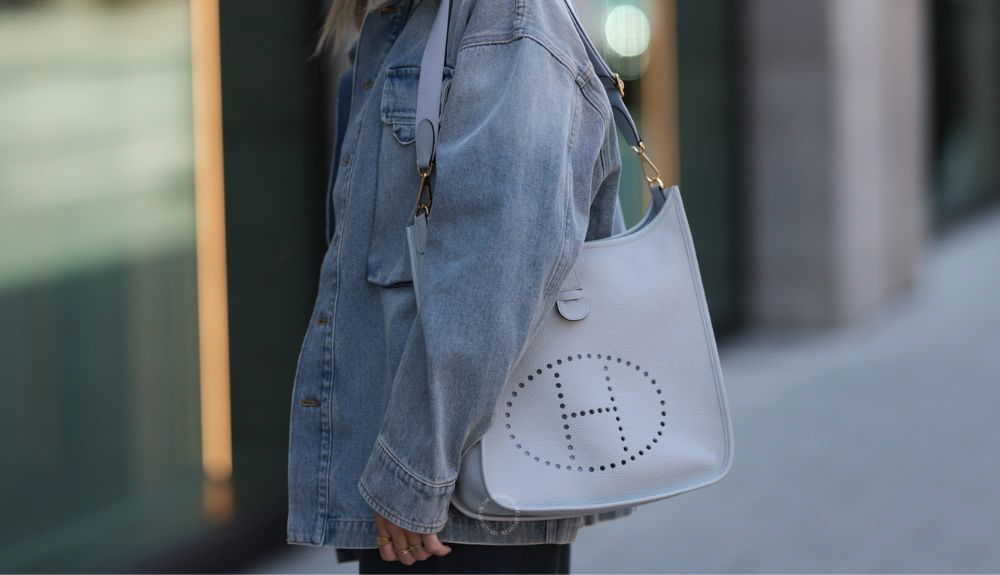 Hermes Evelyne là mẫu túi đeo chéo mang phong cách casual