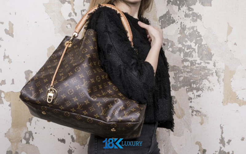tui lv tote artsy