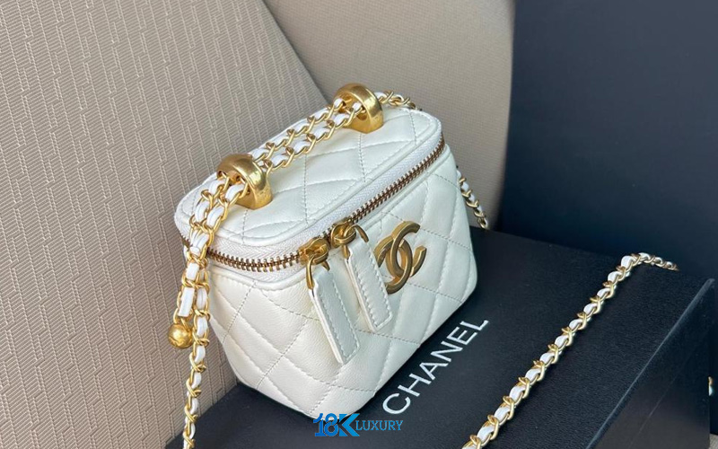 tui chanel mau trang (2)