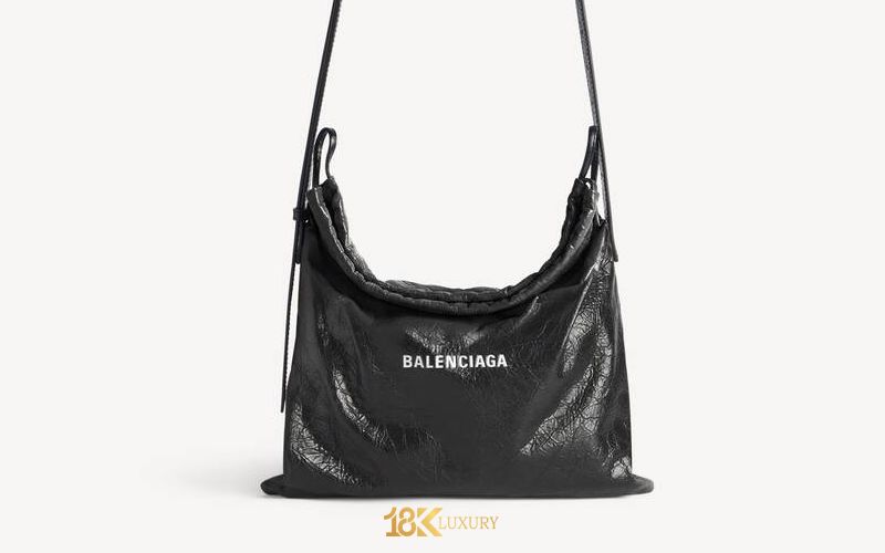 tui deo cheo balenciaga (2)