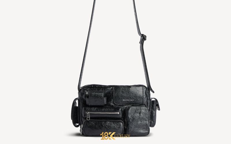 tui deo cheo balenciaga (7)