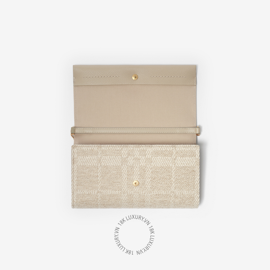 Tui Cotswolds Chain Strap Wallet màu be (3) Tui Cotswolds Chain Strap Wallet màu be (3)