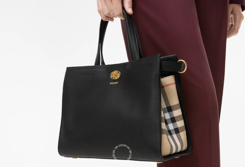 cac mau tui xach di lam hot Mẫu túi Burberry Small Cotswolds Tote Black Grainy Calf Leather