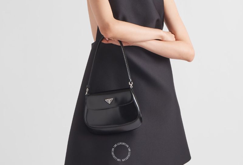 mau tui xach sang trong hot nhat Mẫu túi Prada Cleo Brushed Leather Shoulder Bag Black 1BD311