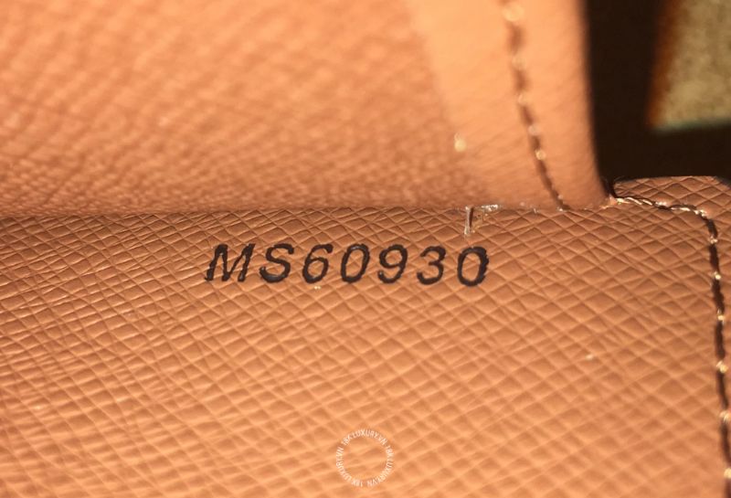 Mã Code LV thường được Louis Vuitton sử dụng để thể hiện thời gian và địa điểm sản xuất của một sản phẩm