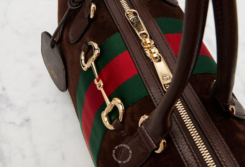 Cách kiểm tra túi Gucci chính hãng qua khóa và phần cứng