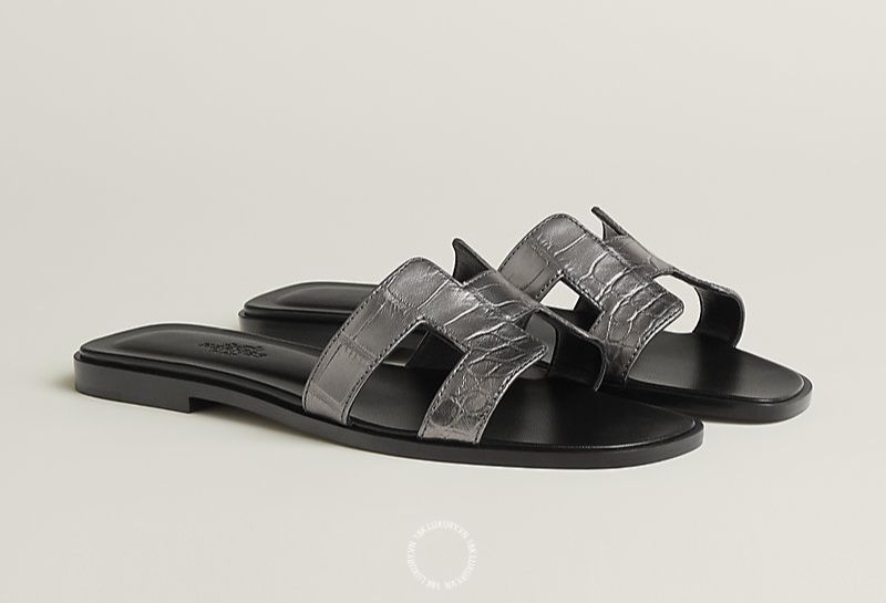 dep le dat nhat the gioi Mẫu dép Hermes Oran Sandal in Alligator/Crocodile