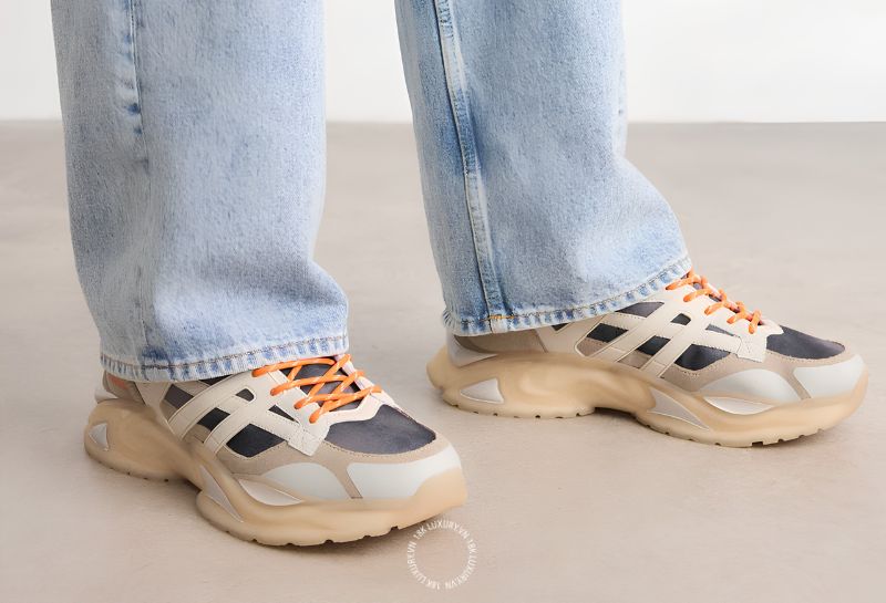 Giày Trainer không khó phối đồ bởi kiểu dáng thể thao, trẻ trung và có thể kết hợp linh hoạt với nhiều trang phục quen thuộc