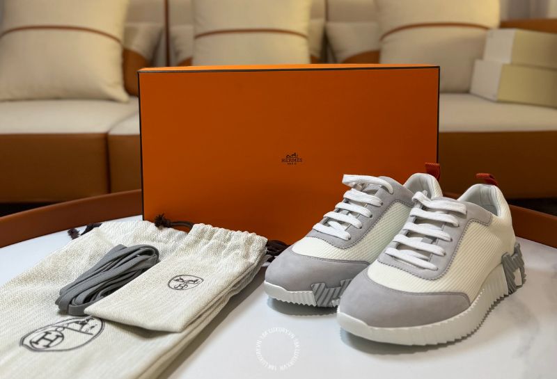 18K LUXURY VN là đơn vị chuyên cung cấp dòng sản phẩm thời trang, phụ kiện chính hãng cao cấp