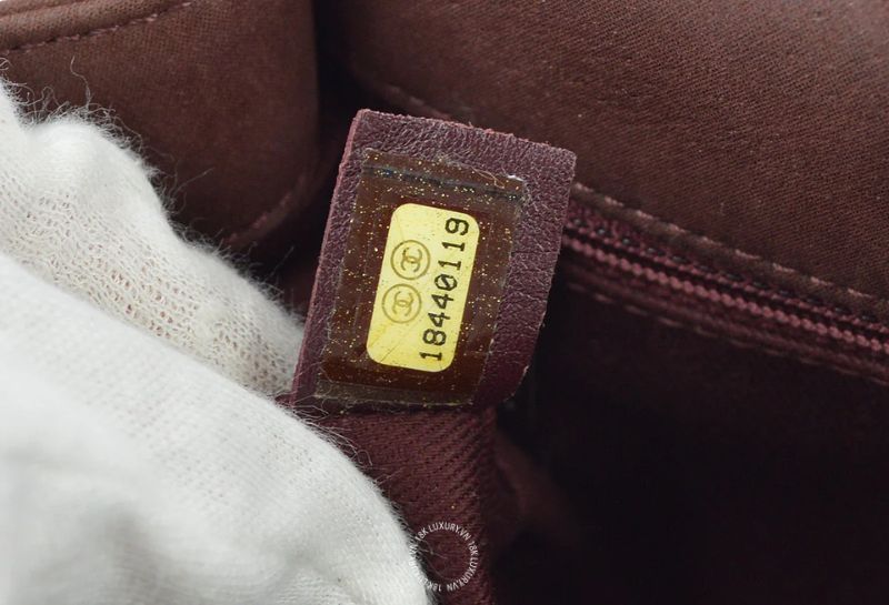 Túi Chanel có số Seri không đồng nghĩa chắc chắn là hàng thật