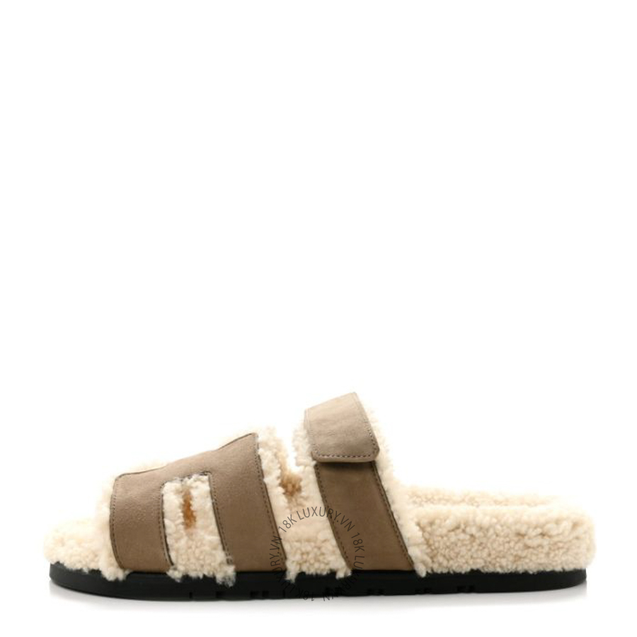 Dép quai ngang Hermes Suede Goatskin Woolskin Chypre Sandals Etoupe Ecru FGH048