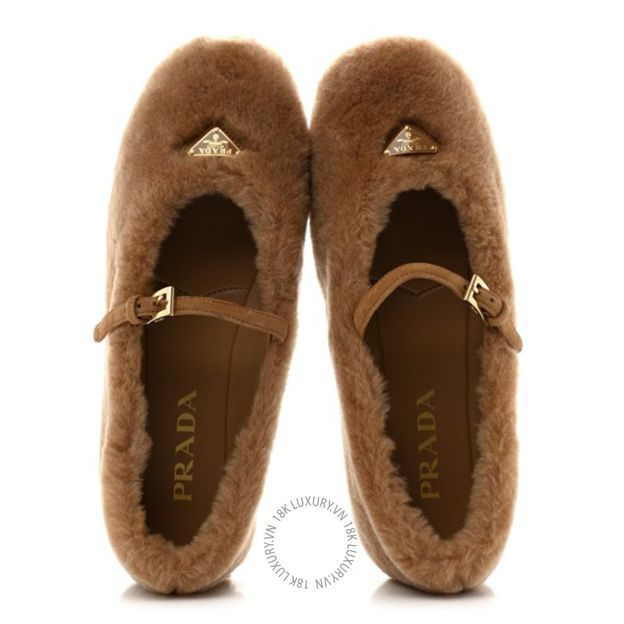 Giày búp bê Prada Shearling Triangle Ballerina Flats Caramel PRG24