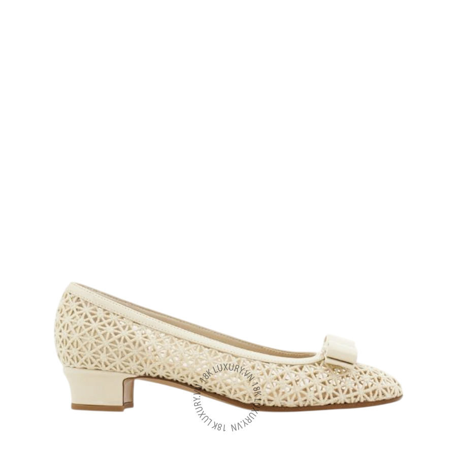 Giày cao gót Salvatore Macramé Vara bow pump màu mascarpone 01L443793657 DSV053