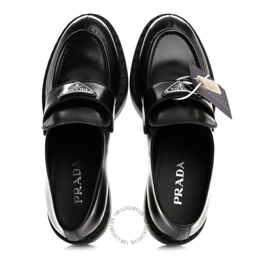 Giày loafer Prada Spazzolato Metal Triangle Logo Loafers Black PRG17