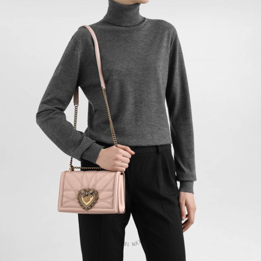 Túi đeo chéo Dolce Gabbana Medium Devotion bag in quilted nappa leather BB7158AW43780412