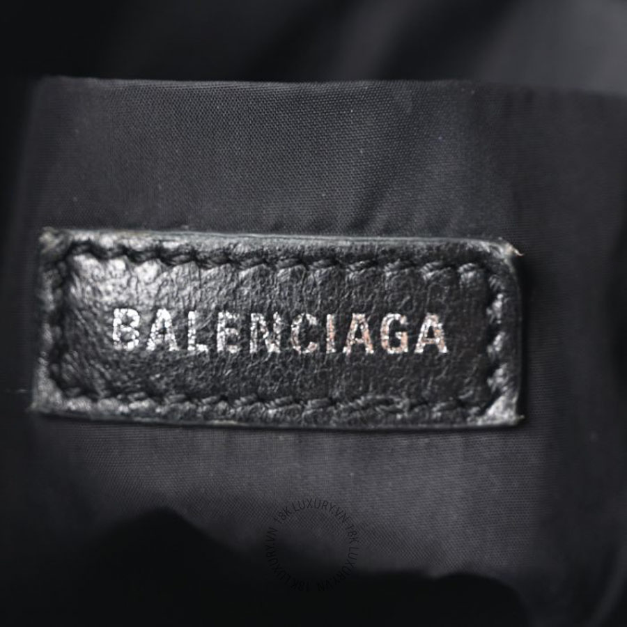 Túi mini Balenciaga Recycled Sport Nylon Logo Embroidered Wheel Drawstring Bucket Bag Black White BLG423 11 Túi mini Balenciaga Recycled Sport Nylon Logo Embroidered Wheel Drawstring Bucket Bag Black White BLG423