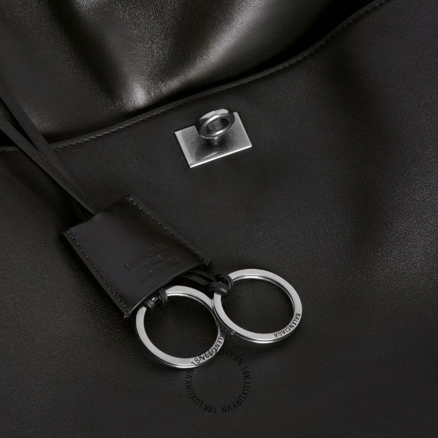 Túi xách đeo chéo Balenciaga Women's Rodeo Handbag Medium in Black 7897722AA4U1000 BLT011 23 Túi xách đeo chéo Balenciaga Women's Rodeo Handbag Medium in Black 7897722AA4U1000 BLT011