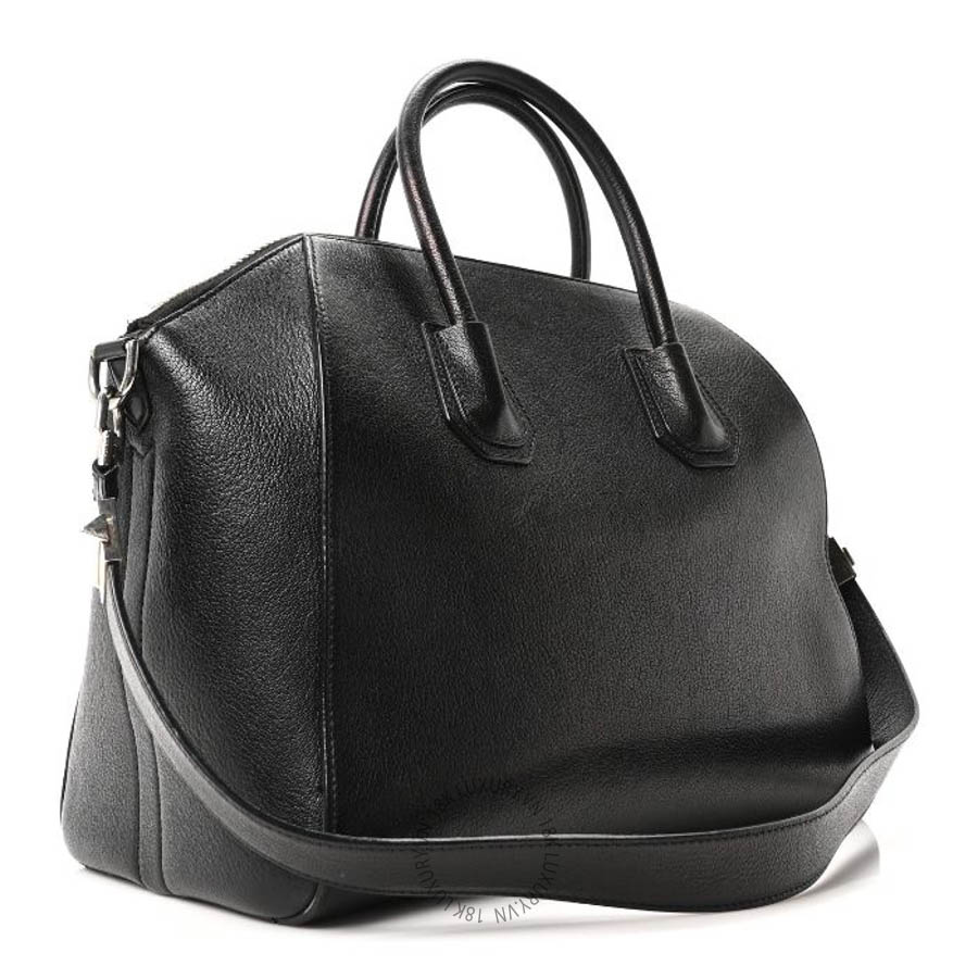 Túi xách đeo chéo Givenchy Sugar Goatskin Medium Antigona Black TGV096