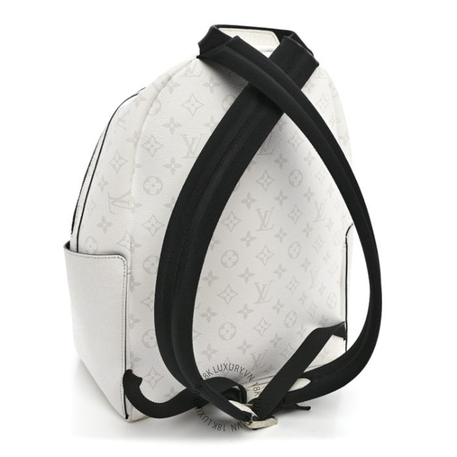 Balo Louis Vuitton Taiga Monogram Discovery PM White NSBD010