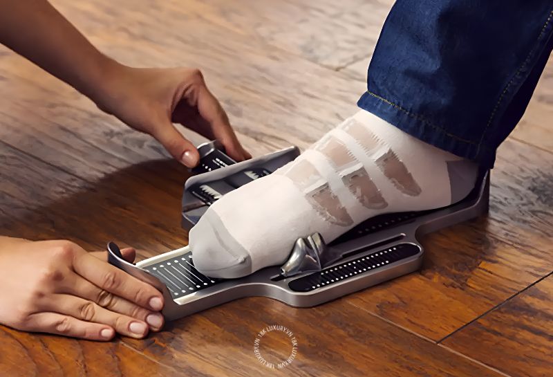 Nhận biết chân bè bằng cách dùng dụng cụ đo Size và độ rộng bàn chân