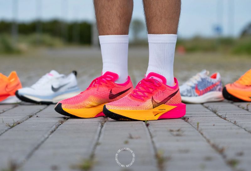 Giày chạy bộ Nike