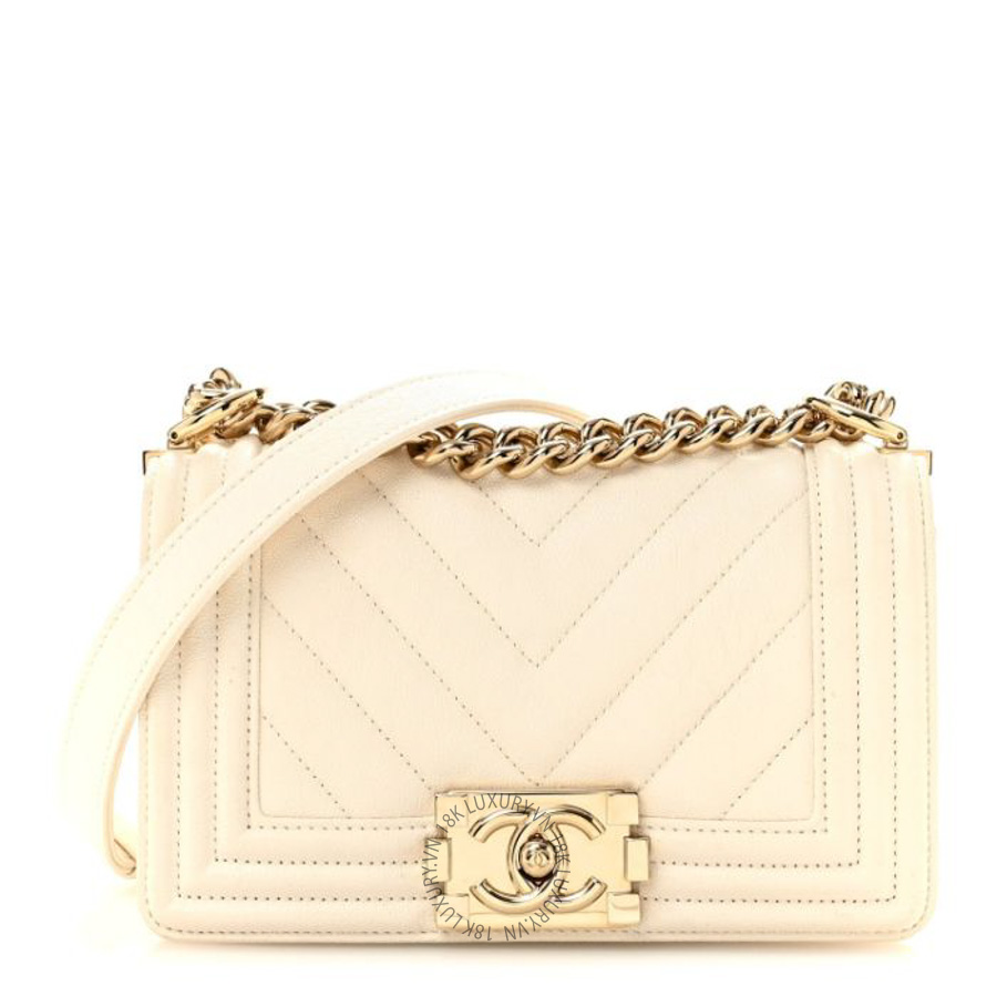 Túi Xách Đeo Chéo Chanel Caviar Chevron Quilted Small Boy Flap White CVB949