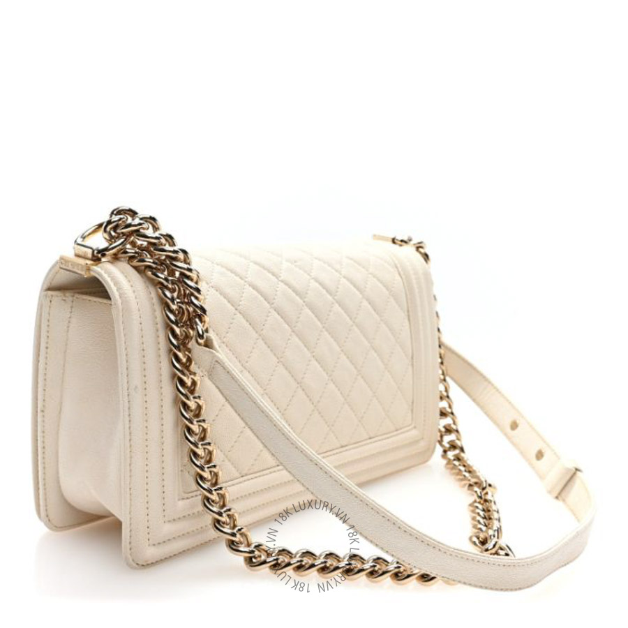 Túi Xách Đeo Chéo Chanel Caviar Quilted Medium Boy Flap White White CVB1038