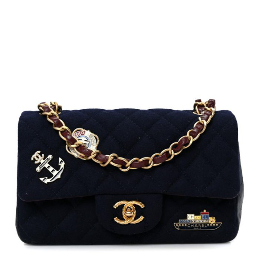 Túi Xách Đeo Chéo Chanel Felt Quilted Paris-Hamburg Charms Mini Rectangular Flap Black Dark Navy CVB935