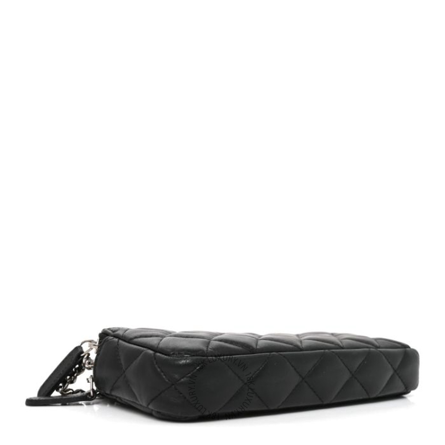 Túi xách đeo chéo Chanel Lambskin Quilted Small Clutch With Chain Black FPTC065 8 Túi xách đeo chéo Chanel Lambskin Quilted Small Clutch With Chain Black FPTC065