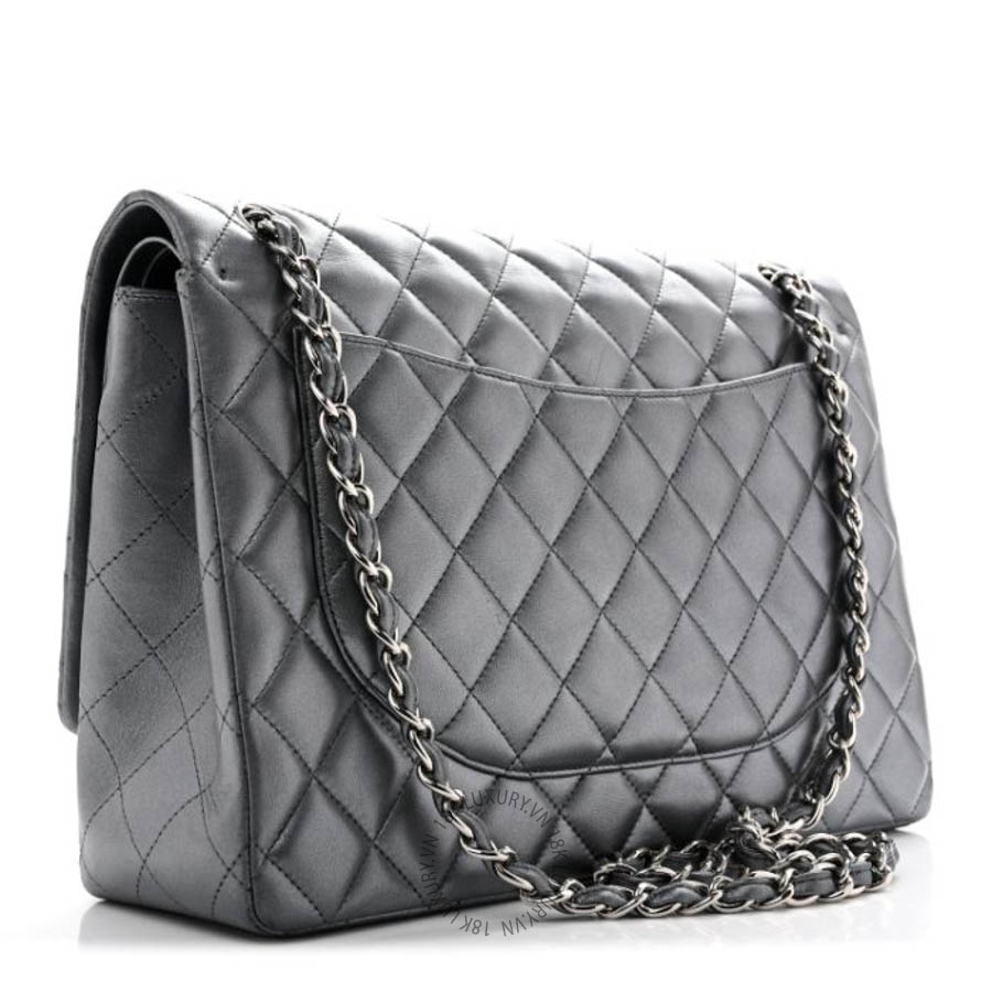 Túi Xách Đeo Chéo Chanel Metallic Lambskin Quilted Maxi Double Flap Pewter CVB605