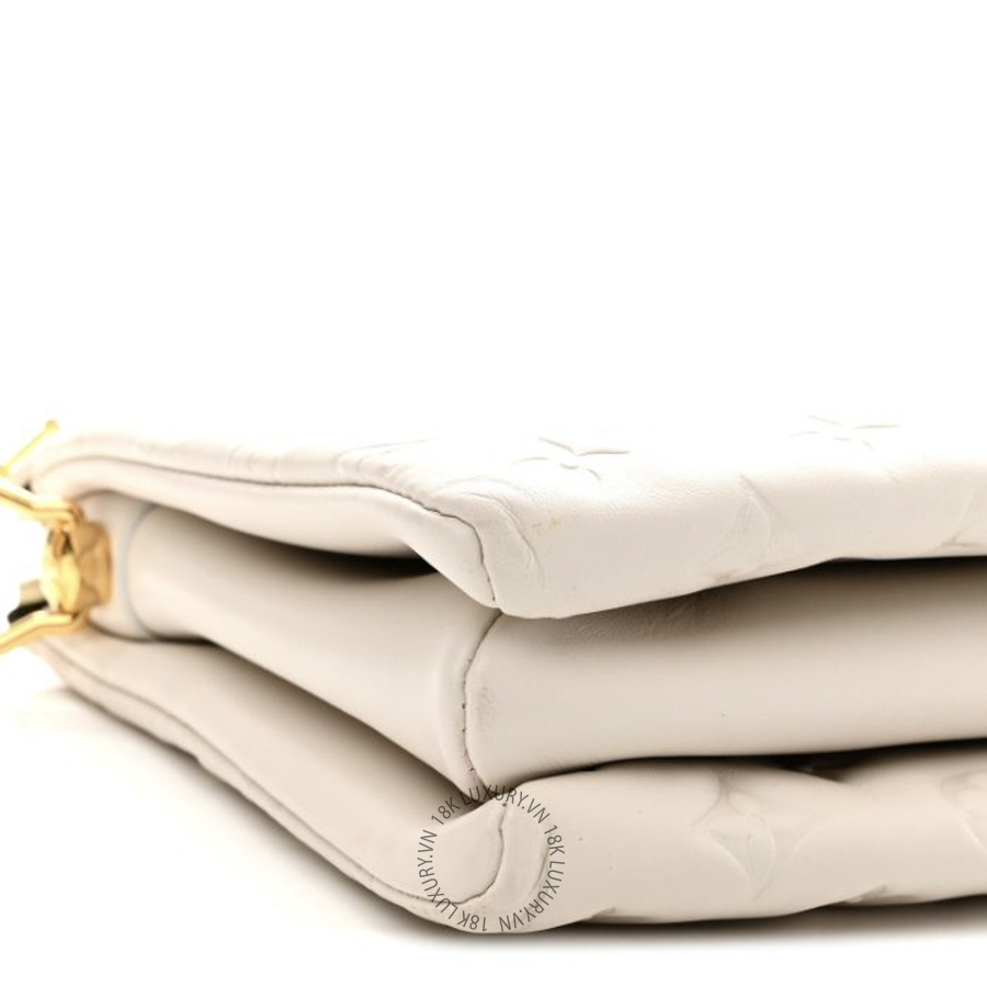 Túi Xách Đeo Chéo Louis Vuitton Lambskin Embossed Monogram Coussin PM Beige Cream NSBD175 19 Túi Xách Đeo Chéo Louis Vuitton Lambskin Embossed Monogram Coussin PM Beige Cream NSBD175