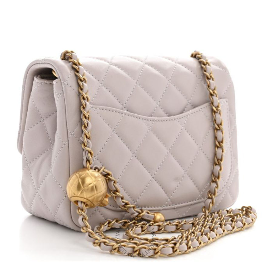 Túi Xách Đeo Chéo Mini Chanel Lambskin Quilted CC Pearl Crush Mini Flap Light Purple CVB647