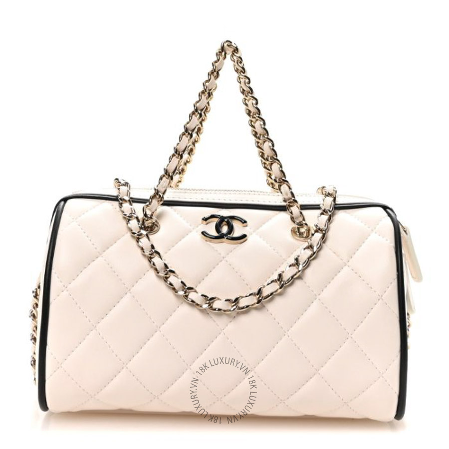 Túi Xách Đeo Chéo Mini Chanel Lambskin Quilted Resin CC Mini Bowling Clutch With Chain White Black CVB910