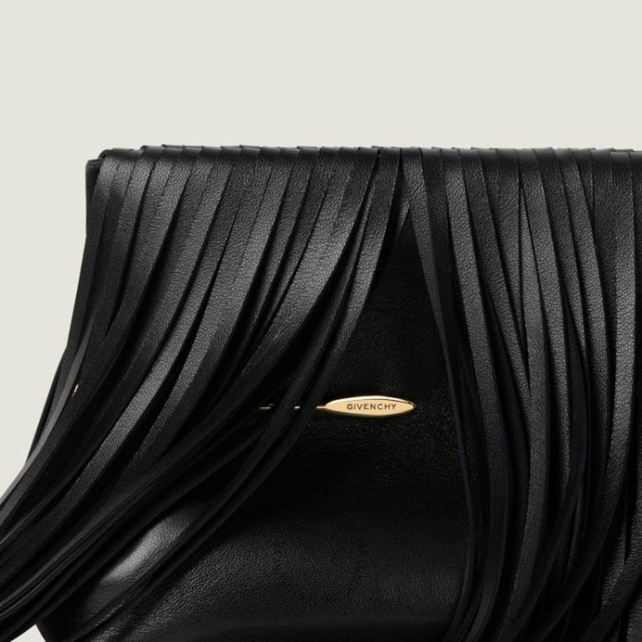 Túi Xách Givenchy Pinch Soft clutch in nappa leather with fringes BB5171B2FB-001 GHJ131 17 Túi Xách Givenchy Pinch Soft clutch in nappa leather with fringes BB5171B2FB-001 GHJ131