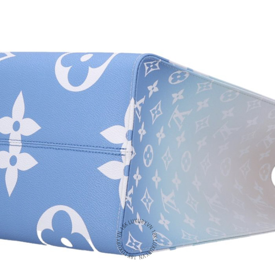 Túi Xách Louis Vuitton Monogram Giant By The Pool Onthego GM Blue MNGR095 20 Túi Xách Louis Vuitton Monogram Giant By The Pool Onthego GM Blue MNGR095