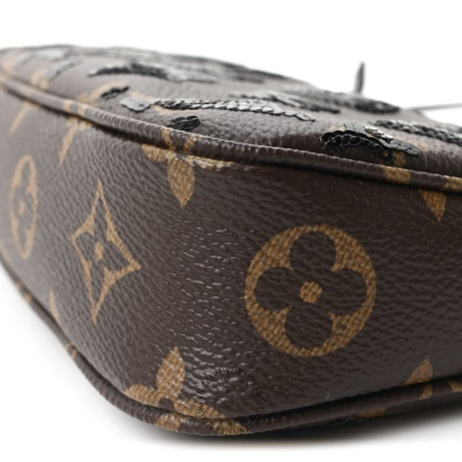 Túi Xách Louis Vuitton Monogram Sequins Pochette Accessories Black MNGR477 19 Túi Xách Louis Vuitton Monogram Sequins Pochette Accessories Black MNGR477