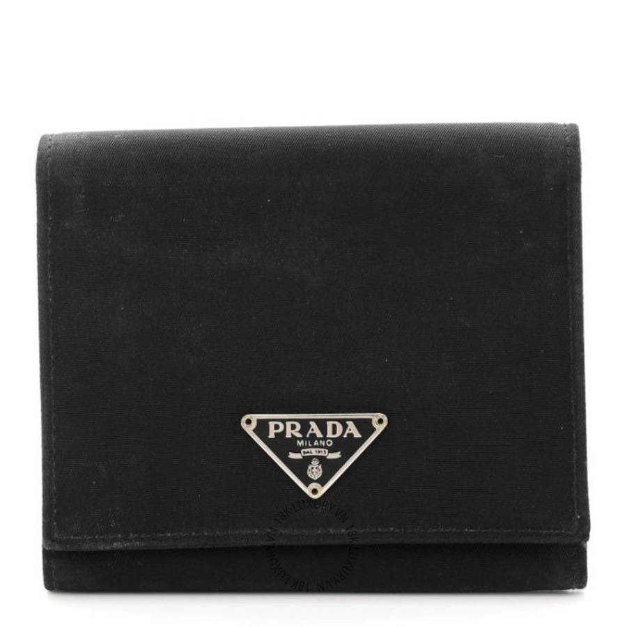 Ví Ngắn Prada Tessuto Nylon Saffiano Tri-Fold Compact Wallet Black SKRS035