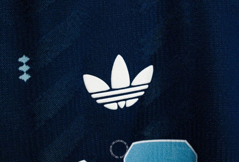 Biểu tượng Trefoil của Adidas