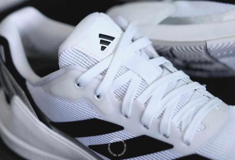 Nếu đang tìm địa chỉ mua giày Adidas chính hãng với mẫu mã đa dạng và mức giá hợp lý, bạn có thể tham khảo các sản phẩm tại 18K LUXURY VN