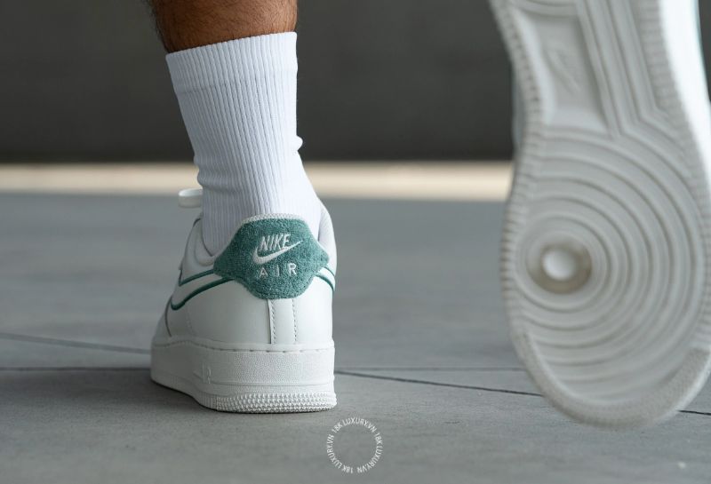 Nike Air Force 1 có thể mềm và rộng nhẹ sau một thời gian sử dụng