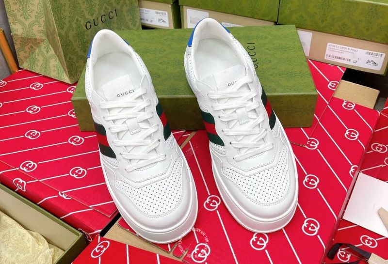 18K LUXURY VN hiện đang cung cấp đa dạng các mẫu giày Gucci nam chính hãng thuộc nhiều dòng nổi bật