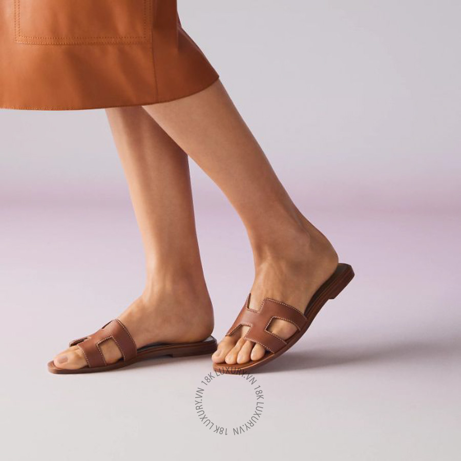 Dép Quai Ngang Hermes Oran sandal Gold MHM366