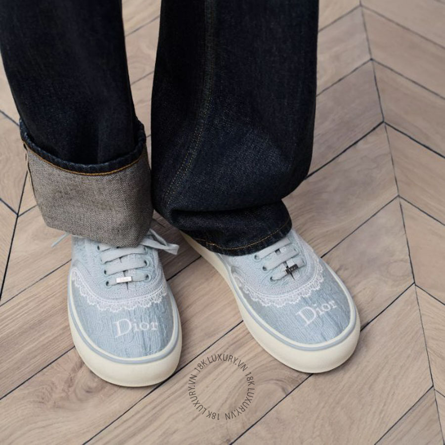 Giày Sneaker Dior Saltwind Bleu Ciel Dior Oblique Embroidered Cotton and White Lace KCK519OCC_S45B WWHG033