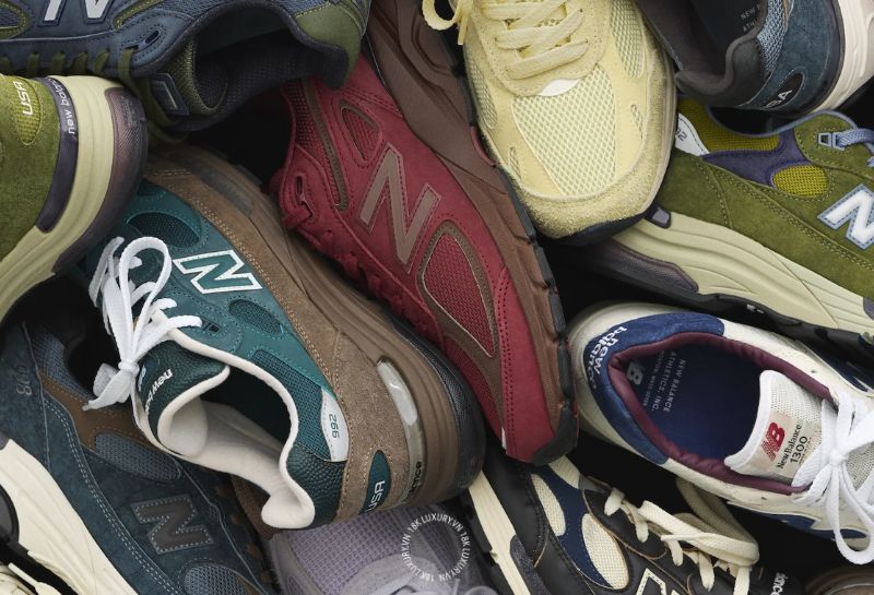 New Balance tạo dấu ấn với kiểu dáng mang hơi hướng cổ điển, nổi bật với biểu tượng chữ N đặc trưng