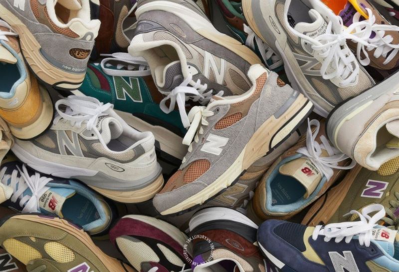 New Balance sử dụng nhiều loại chất liệu khác nhau tùy từng dòng sản phẩm