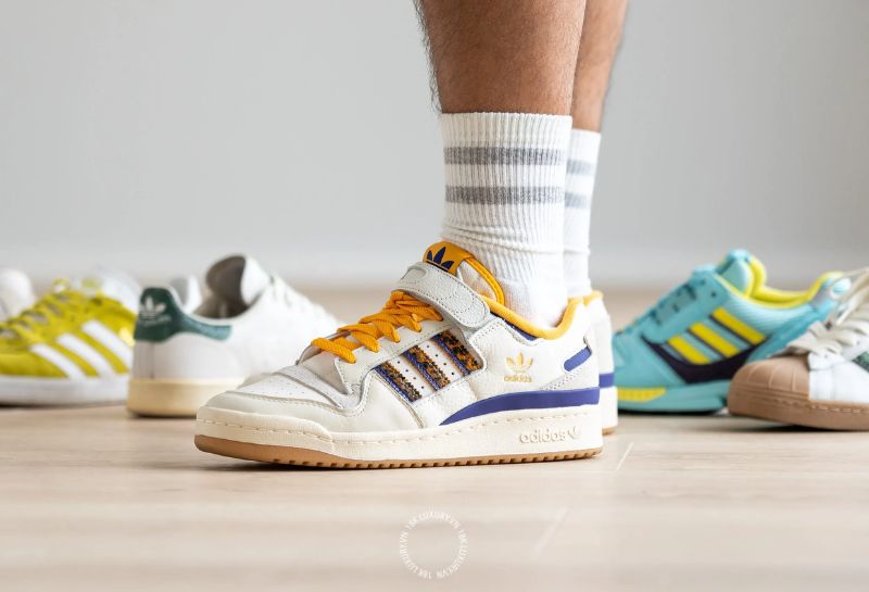 Bảng size giày Adidas tiêu chuẩn và gợi ý chọn size giày phù hợp