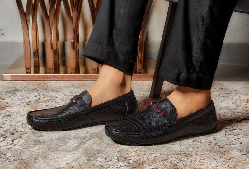 Gucci cung cấp nhiều mức Size lẻ 0.5 cho dòng giày nam