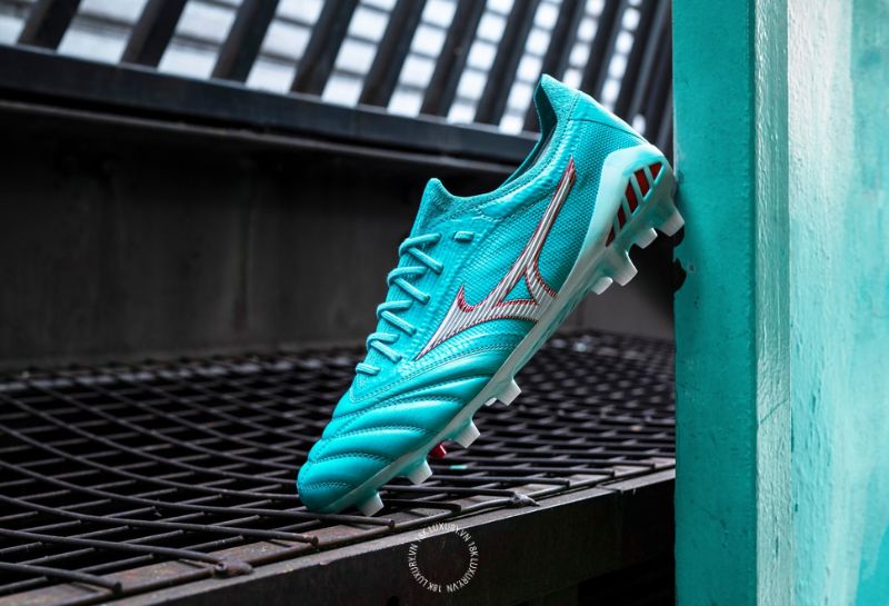 Giày đá bóng Mizuno