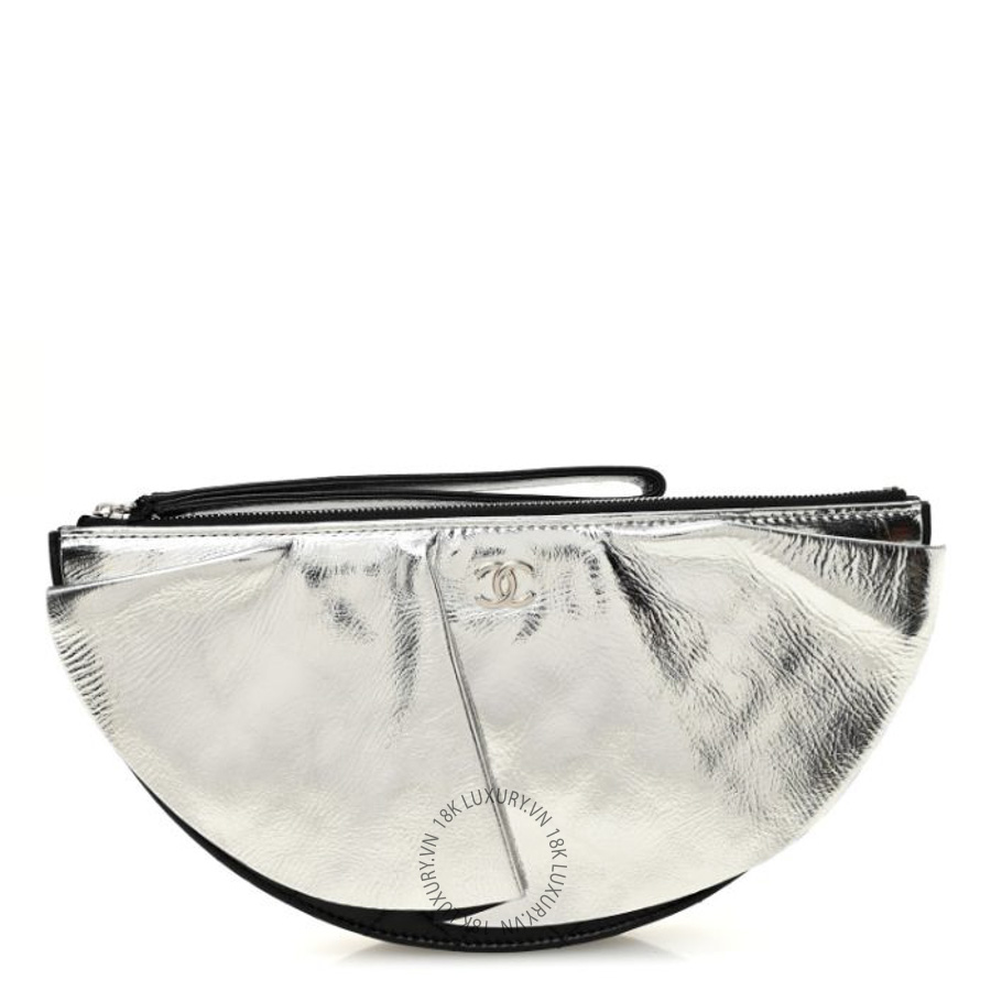 Túi Bao Tử Chanel Metallic Lambskin Wave Clutch Black Silver CDBC1056