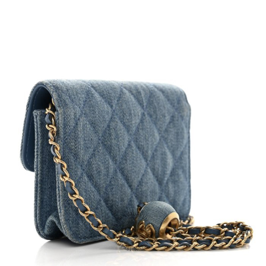 Túi Đeo Chéo Chanel Denim Quilted CC Pearl Crush Clutch With Chain Blue CDBC646